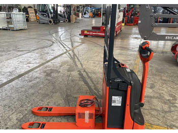 Pallet truck LINDE T16