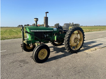 Farm tractor JOHN DEERE