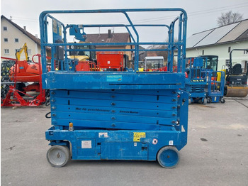 Scissor lift GENIE