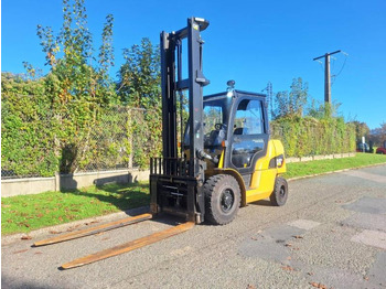 Diesel forklift CATERPILLAR DP