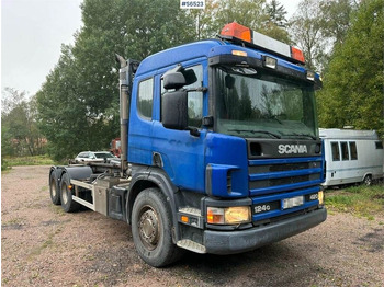 Hook lift truck SCANIA P124