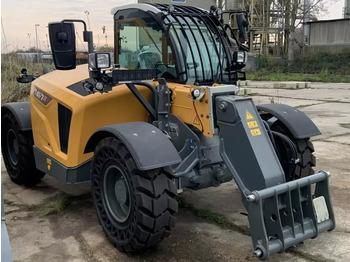 Telescopic handler LIEBHERR