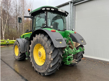 Farm tractor John Deere 8320 R: picture 3