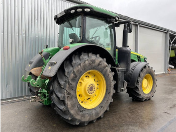 Farm tractor John Deere 8320 R: picture 5