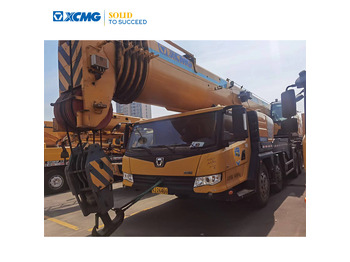 Mobile crane XCMG