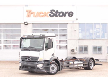 Cab chassis truck MERCEDES-BENZ Antos 1832