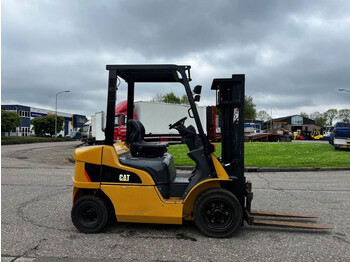 Diesel forklift CATERPILLAR DP