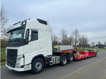 Low loader semi-trailer