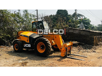 Telescopic handler JCB