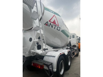 Concrete mixer truck SINOTRUK HOWO