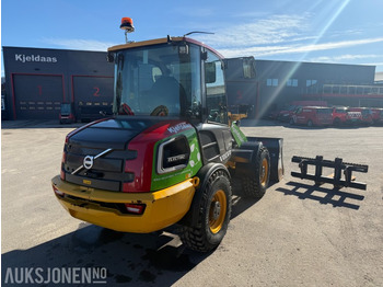 Skid steer loader 2020 Volvo JL25H Elektrisk kompaktlaster, Pallegafler, Skuffe, Brøyteskjær - kun 436 arbeidstimer - Servicehistorikk: picture 4