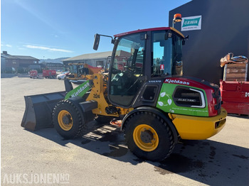 Skid steer loader 2020 Volvo JL25H Elektrisk kompaktlaster, Pallegafler, Skuffe, Brøyteskjær - kun 436 arbeidstimer - Servicehistorikk: picture 5