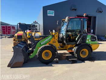 Skid steer loader 2020 Volvo JL25H Elektrisk kompaktlaster, Pallegafler, Skuffe, Brøyteskjær - kun 436 arbeidstimer - Servicehistorikk: picture 2