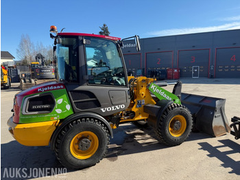 Skid steer loader 2020 Volvo JL25H Elektrisk kompaktlaster, Pallegafler, Skuffe, Brøyteskjær - kun 436 arbeidstimer - Servicehistorikk: picture 3