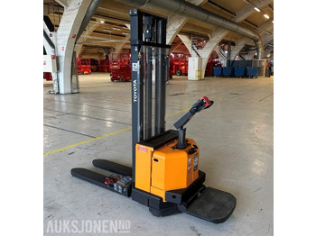 Material handling equipment TOYOTA