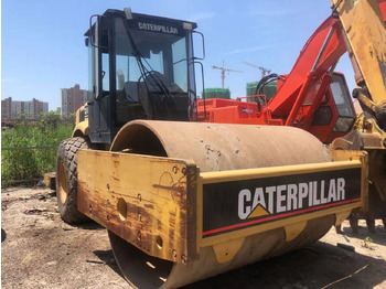 Compactor CATERPILLAR