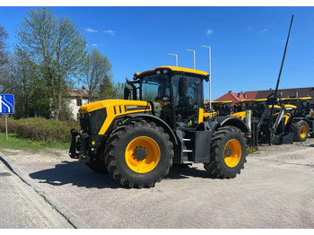 Farm tractor JCB Fastrac 4220