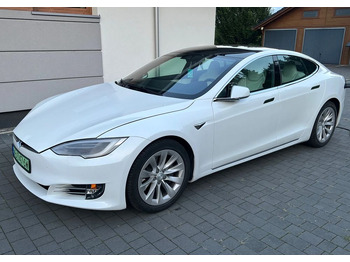 Car TESLA