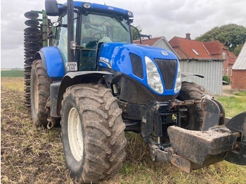 Farm tractor NEW HOLLAND T7.220