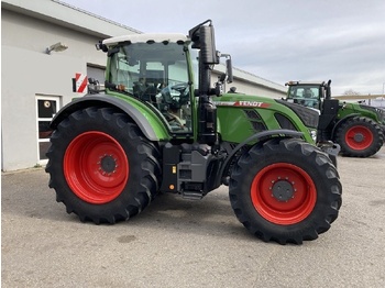 Farm tractor FENDT 724 Vario