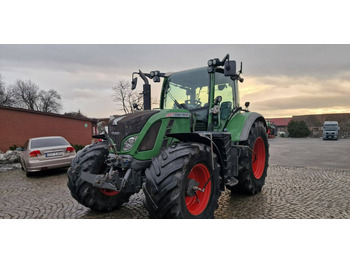 Farm tractor FENDT 724 Vario