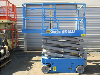 Scissor lift GENIE