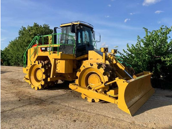 Compactor CATERPILLAR