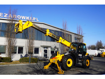 Telescopic wheel loader JCB