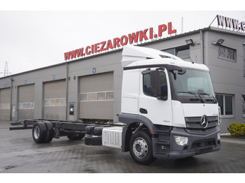 Cab chassis truck MERCEDES-BENZ Actros 1824