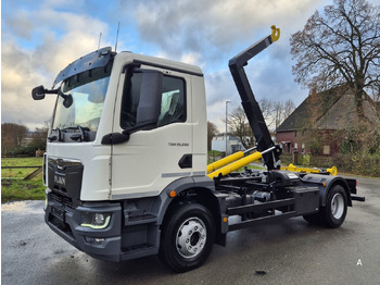 Hook lift truck MAN TGM 15.290