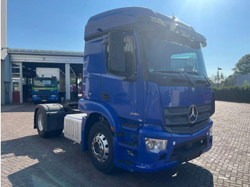 Tractor unit MERCEDES-BENZ Actros 1936