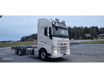 Cab chassis truck Volvo FH540 6x4 Globe XL: picture 2