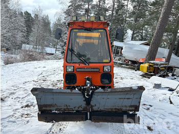 Municipal/ Special vehicle HOLDER C6000 med vikplog och sandspridare: picture 2