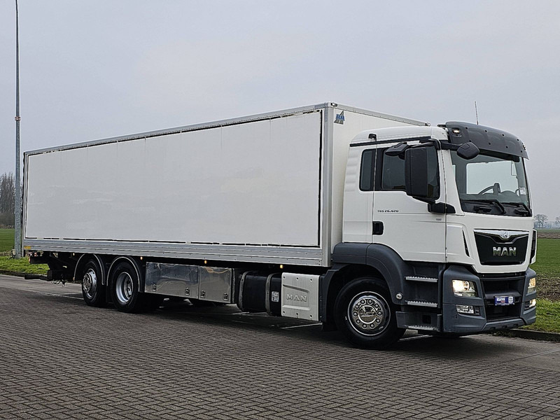 Box truck MAN 26.420 TGS 6X2-4 BL 2.5T LIFT: picture 6