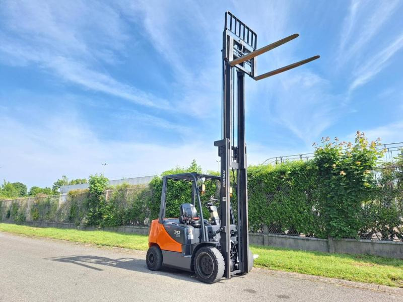 Diesel forklift Doosan D30S 5: picture 8