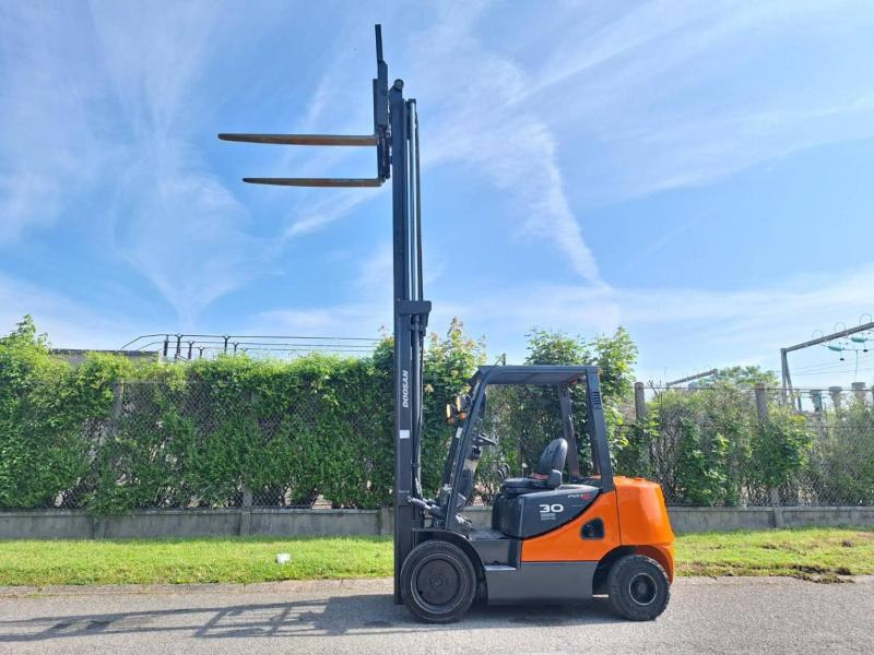 Diesel forklift Doosan D30S 5: picture 9