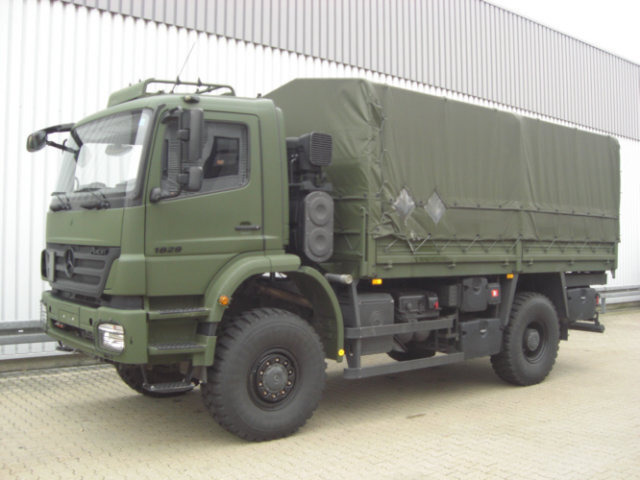 Tank truck Mercedes-Benz Axor 1829 A 4x4 Axor 1829 A 4x4, Willig Tank ca. 8500l, 2 Kammern: picture 7