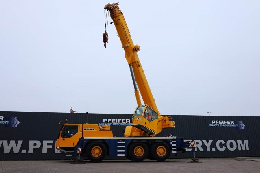 All terrain crane Liebherr LTM1055-3.1 Diesel, 6x6x6 Drive, 5 Sections 32.5m: picture 13