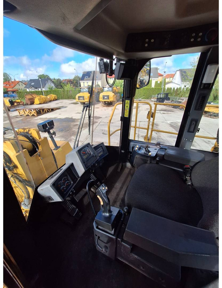 Wheel loader CAT 988H: picture 19