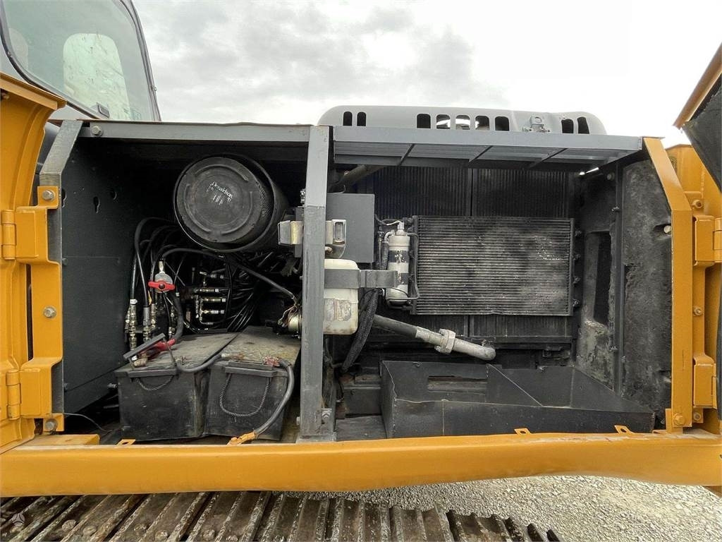 Crawler excavator Case Cx 210, ISUZU MANUAL PUMP: picture 11