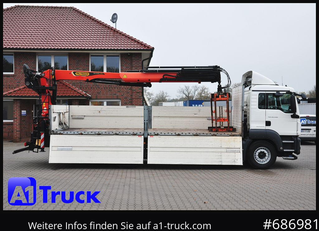 Dropside/ Flatbed truck, Crane truck MAN TGS 26.440,  Kran PK23.001L, 16m, Lenkachse: picture 15