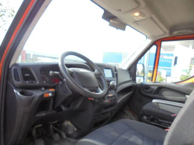 Box van Iveco Daily 35S14 3500KG: picture 7