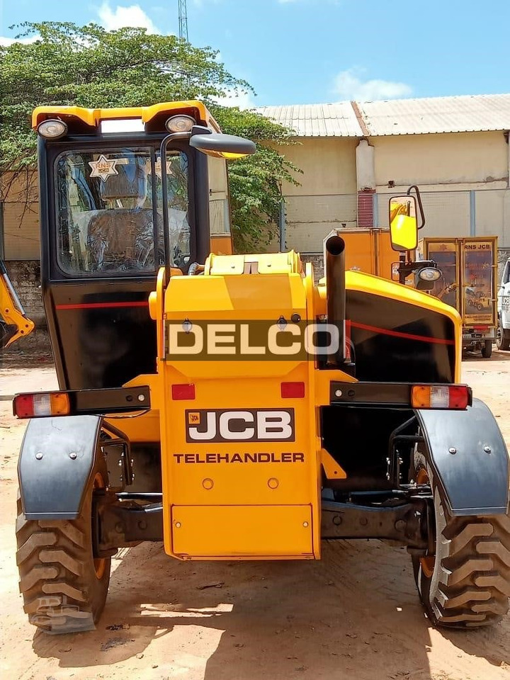 New Telescopic handler JCB 530-70: picture 8