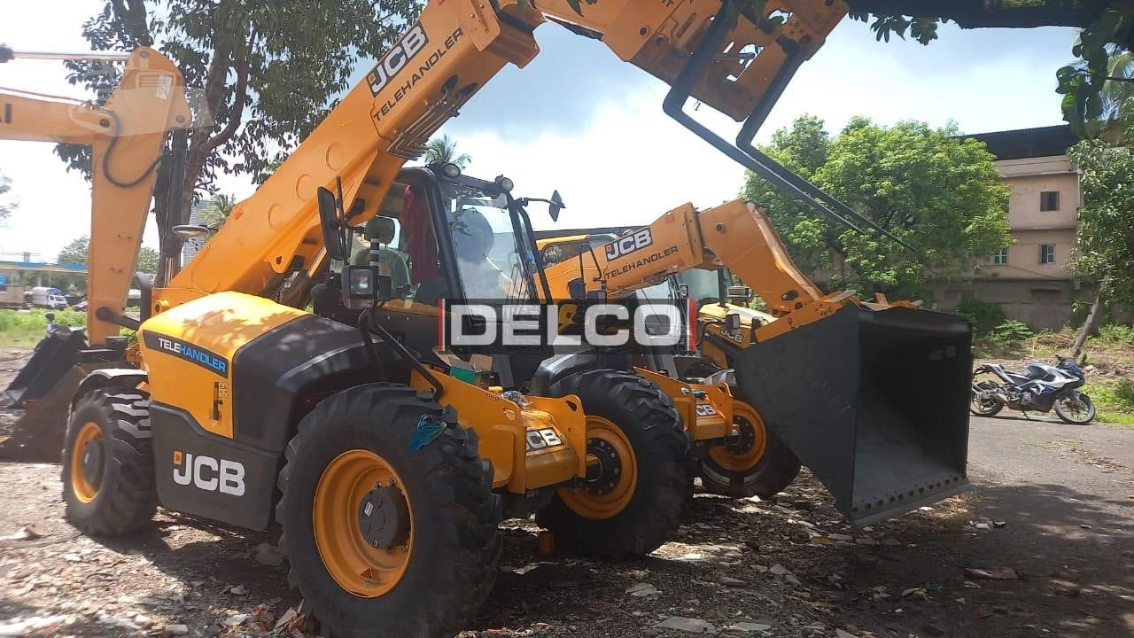 New Telescopic handler JCB 530-70: picture 10