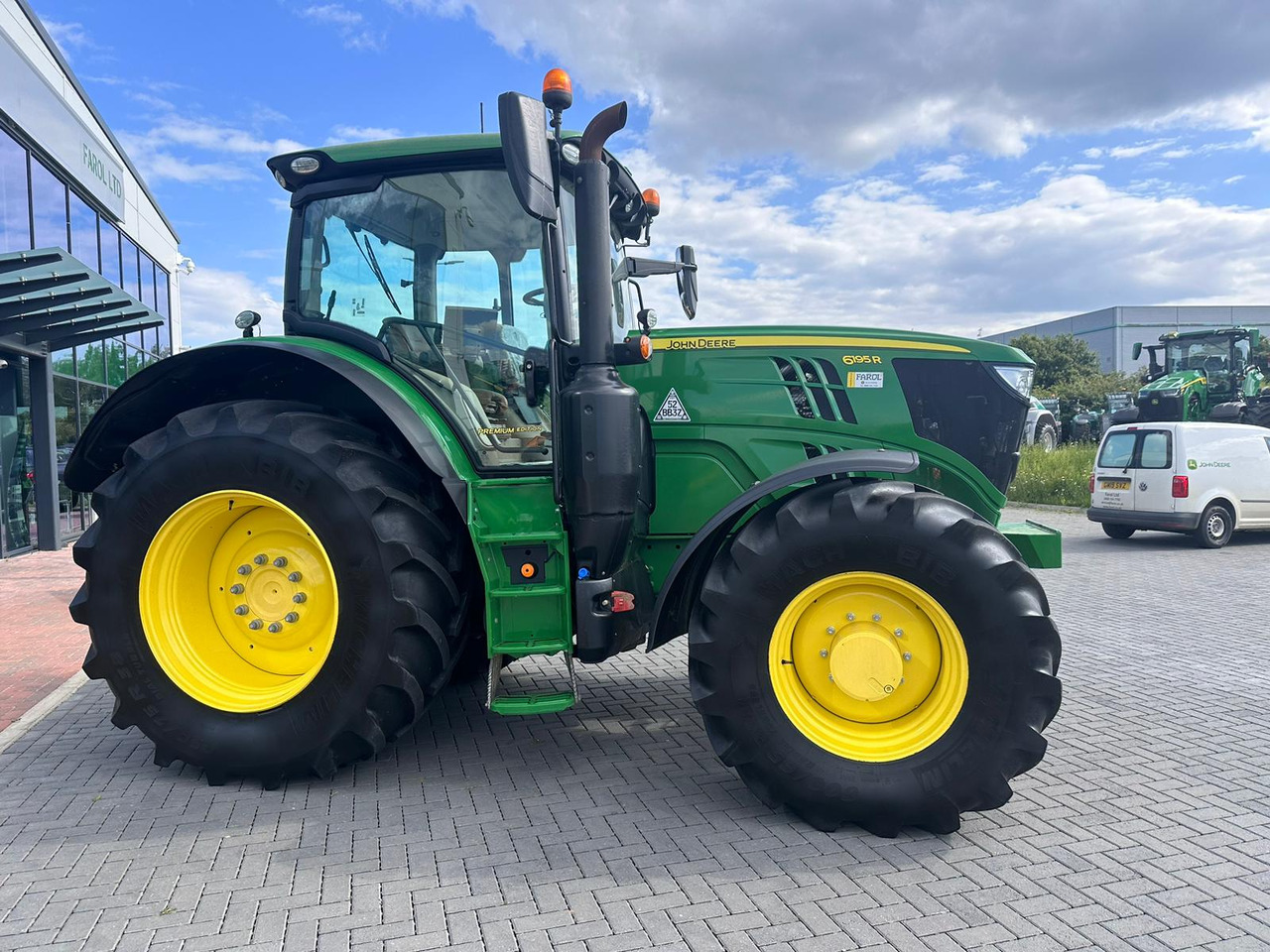 New Farm tractor John Deere 6195R: picture 18