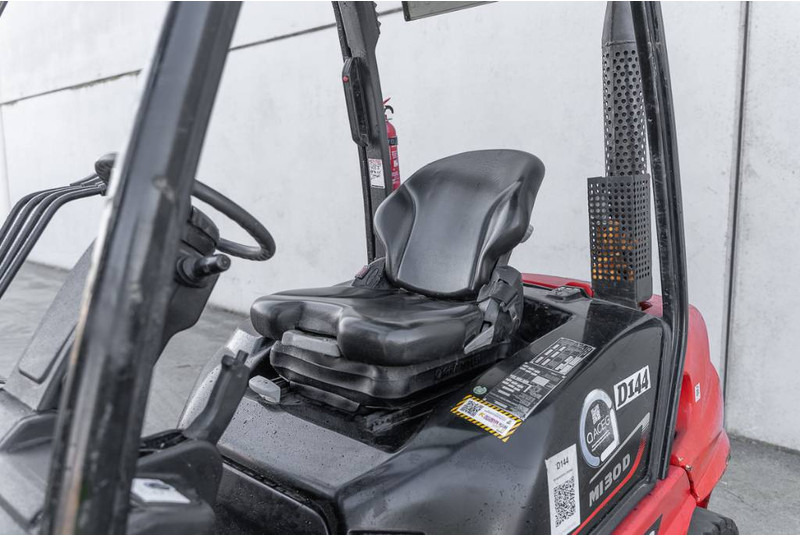 Diesel forklift Manitou MI 30 D: picture 11