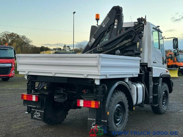 Dropside/ Flatbed truck, Crane truck Unimog U 300 4x4 Hiab Kran Fernbedienung Nur 78.144 Km: picture 11