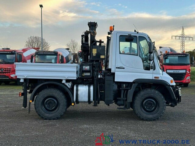 Dropside/ Flatbed truck, Crane truck Unimog U 300 4x4 Hiab Kran Fernbedienung Nur 78.144 Km: picture 15