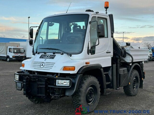 Dropside/ Flatbed truck, Crane truck Unimog U 300 4x4 Hiab Kran Fernbedienung Nur 78.144 Km: picture 10