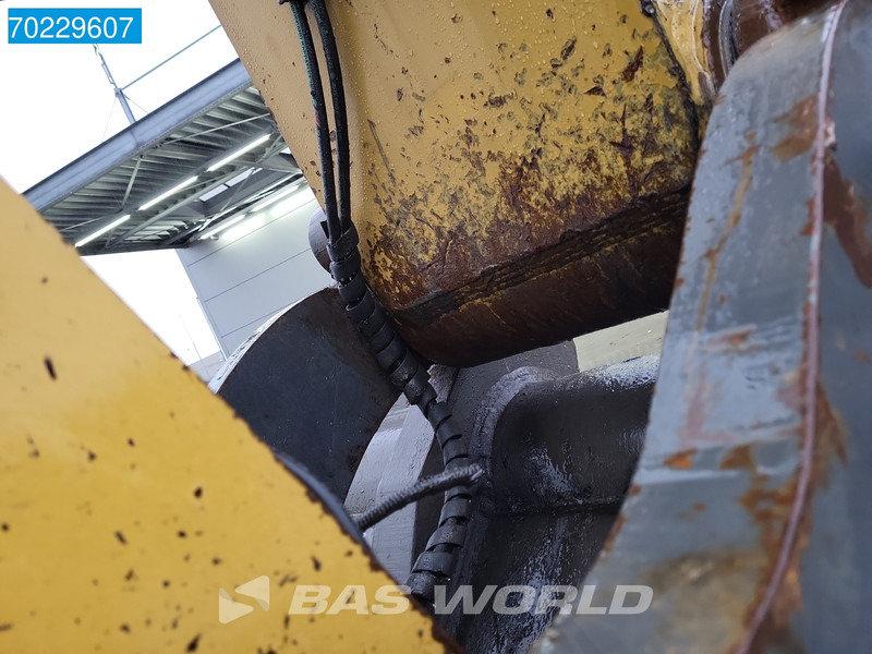 Crawler excavator Caterpillar 374 F L COMES WITH BUCKET: picture 11